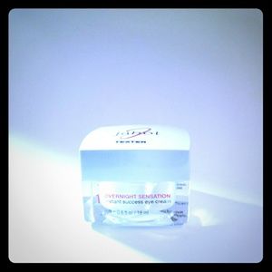 Jabot RED CARPET overnight instant eye cream